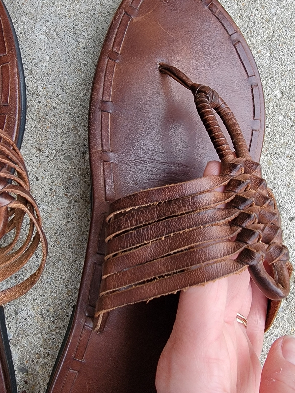 Frye Cognac Brown Leather Braided Thong Flip Flop Sandals 10 - Picture 14 of 16